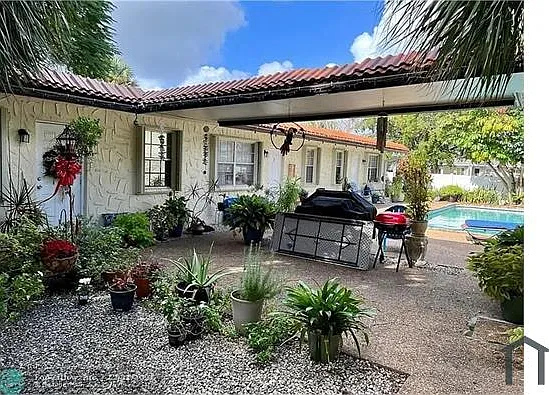 1 bed, 870 sqft, $1,750 — Photo 2