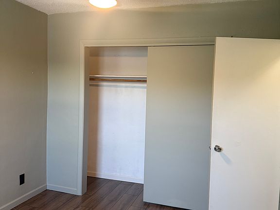 4th image of 500 SW 27th Ter APT 4