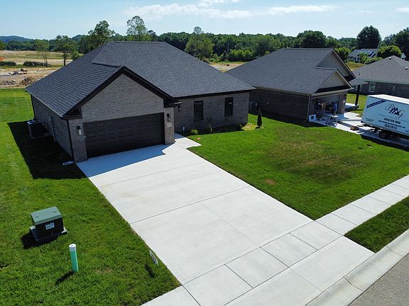 3rd image of 306 Cinchpost Cir