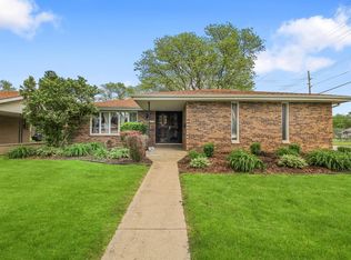 8851 Idlewild Ave, Highland, IN 46322