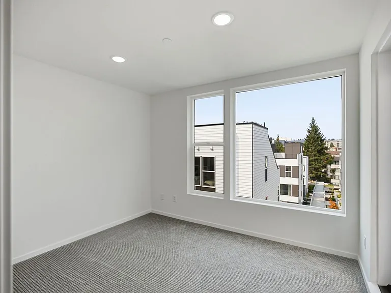 12512 35th Ave NE #F — Photo 22