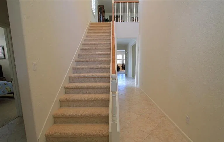 4 bed, 2481 sqft, $3,250 — Photo 3