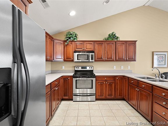 3rd image of 236 Summit View Drive