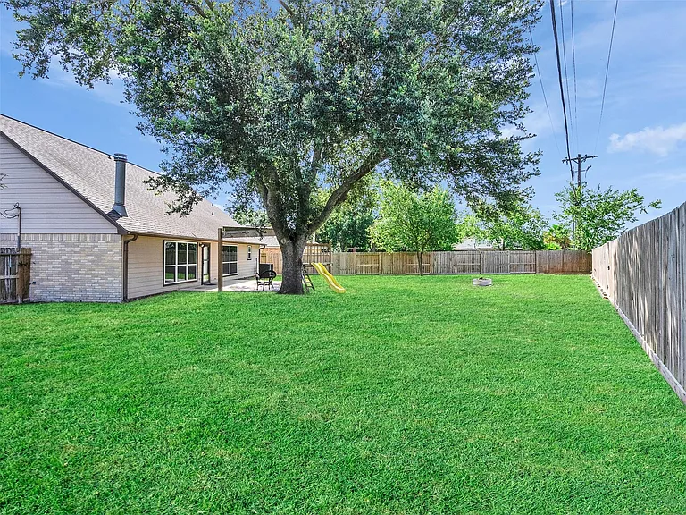 423 Forest Hills Dr — Photo 12