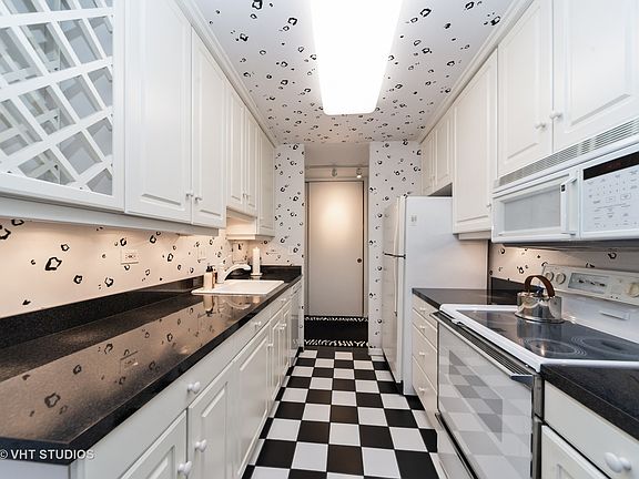 5th image of 900 N Lake Shore Dr APT 2109