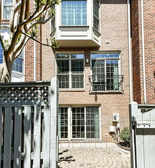 1572 21st Ct N — Photo 35