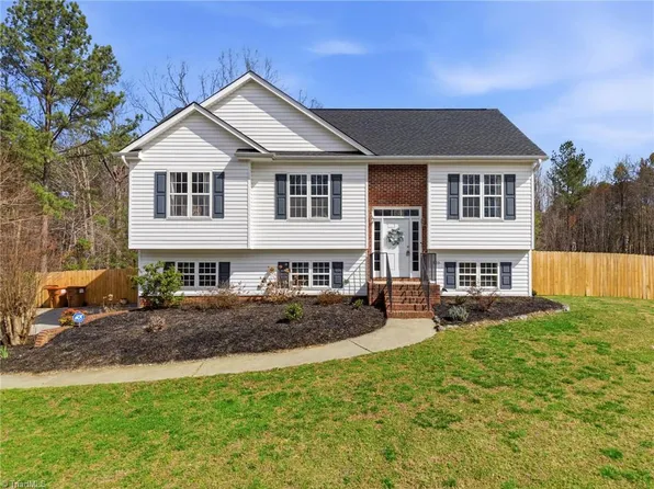 126 Donnell Ct, Lexington, NC 27295