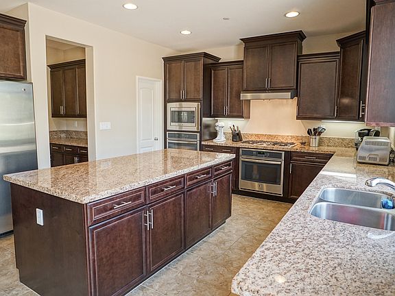 5th image of 24859 Carbon Ln