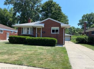 28300 Shock St, Saint Clair Shores, MI
