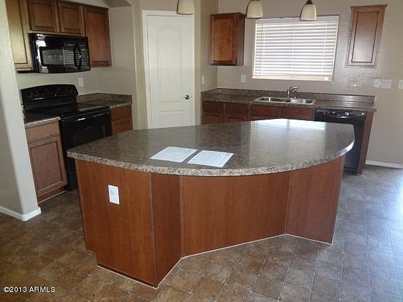 4th image of 38462 N Janet Ln