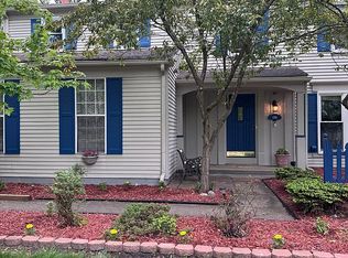 1156 Barneswood Ln, Rochester Hills, MI 48306