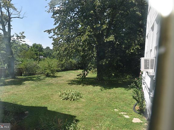 3rd image of 10 Stanley Dr