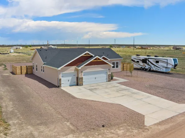 981 E Blackstone Dr, Pueblo West, CO 81007