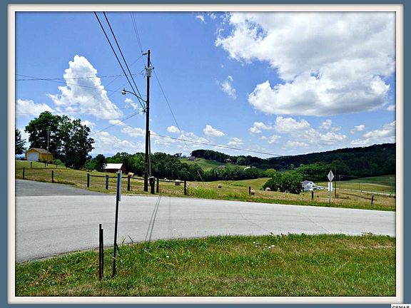 3rd image of 8 Hillview Dr Lot 8
