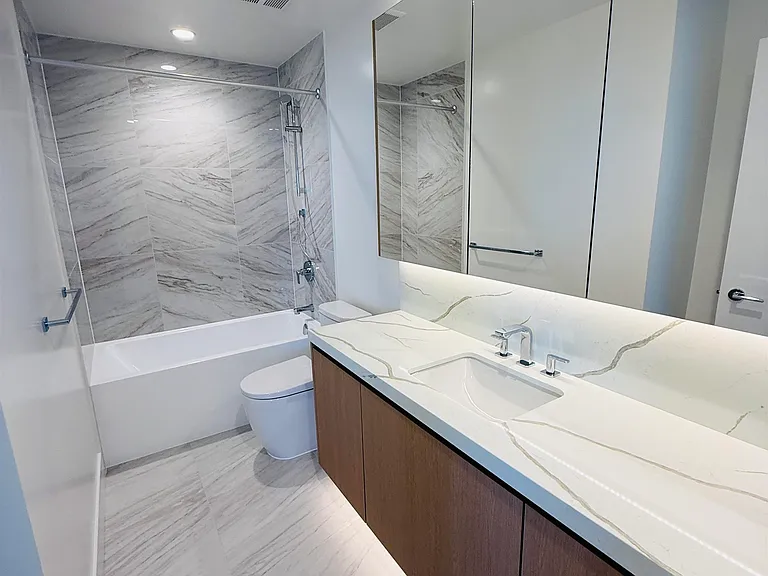1493 Martin St #14 — Photo 4