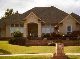 1900 E Preston Pl, Edmond, OK 73013