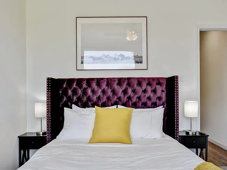 Guest bedroom 1