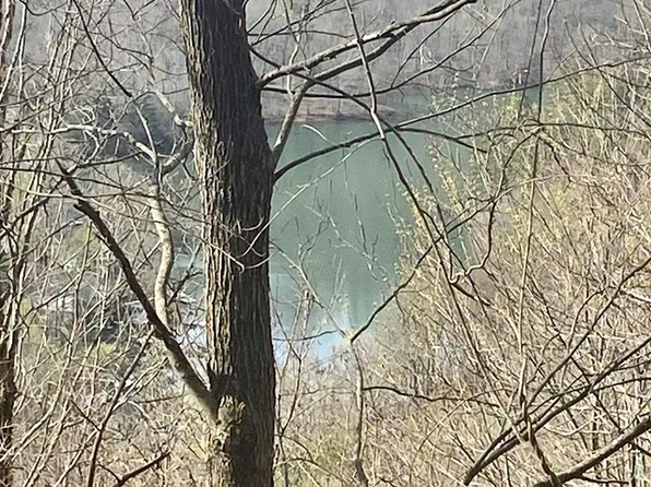 26 Hidden Falls Trl, Robbinsville, NC 28771