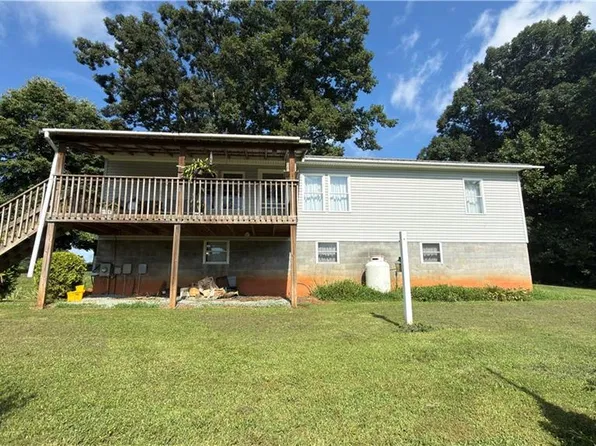 6711 Windsor Rd, Hamptonville, NC 27020