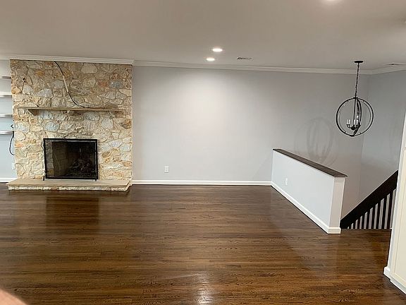 2nd image of 621A Oceanfront St