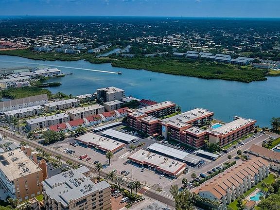 3rd image of 19701 Gulf Blvd APT 324