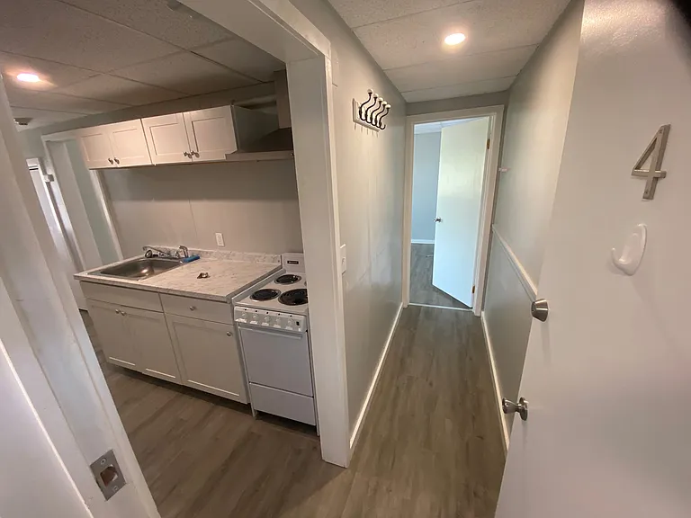 20 Laurel St #4 — Photo 2