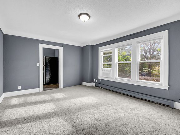 3rd image of 1386 Charter Ave #2