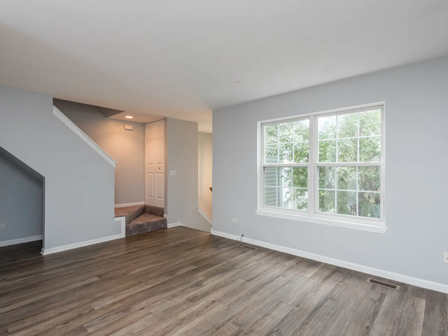2 bed, 1.5 bath, 1044 sqft, $2,100 — Photo 4
