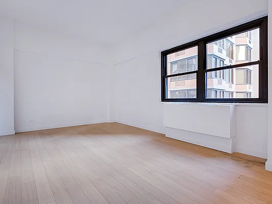 Rented by Manhattan Realty Group | media 2