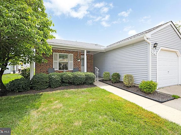 2nd image of 34 Fairfax Dr