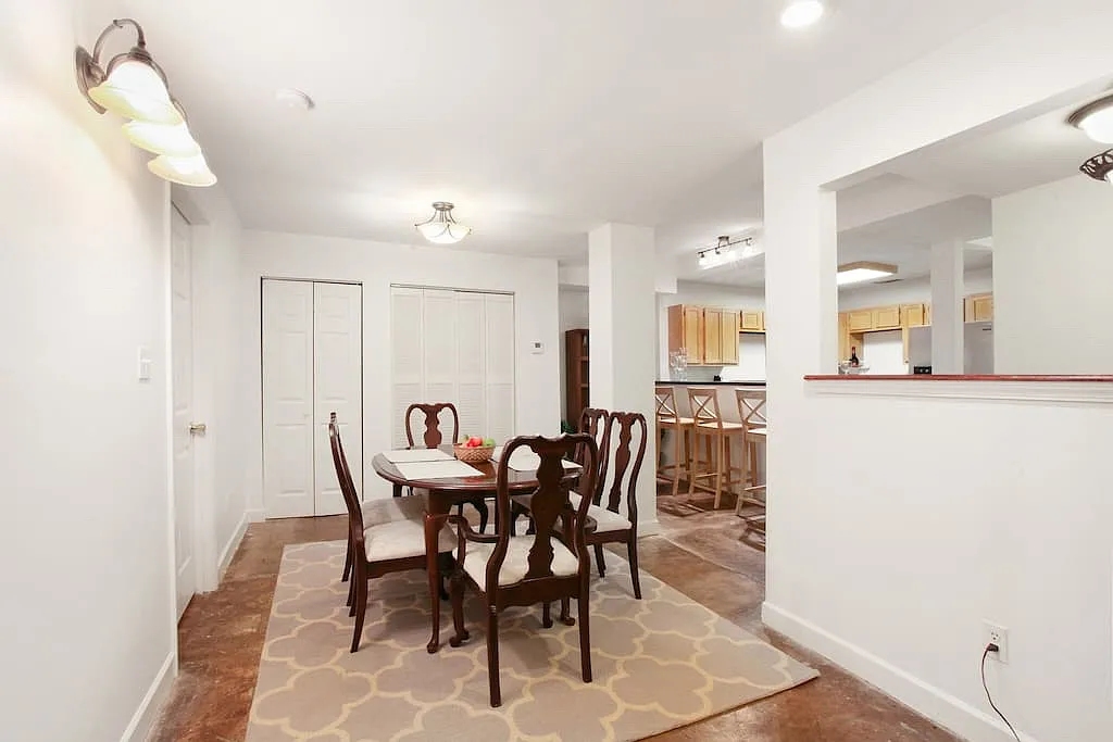 3 bed, 1300 sqft, $1,650 — Photo 2
