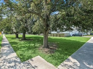 1625 Schnell Dr, Arabi, LA 70032