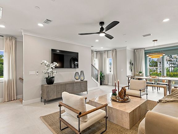 4th image of 36 Ava Ln