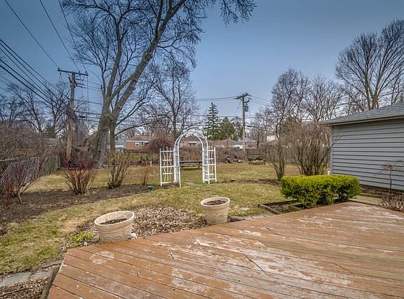 5th image of 2601 Eisenhower Dr