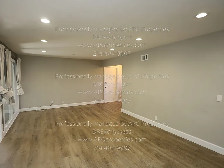 11242 Dallas Dr — Photo 16