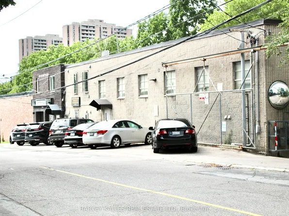 58 Rosemount Ave W #8, Toronto, ON M9N 3B3