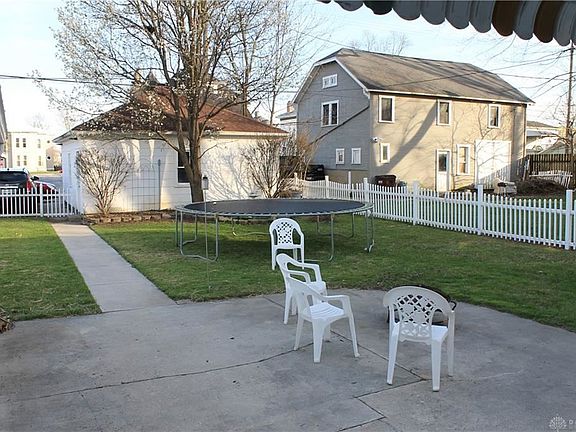 4th image of 327 E Main St