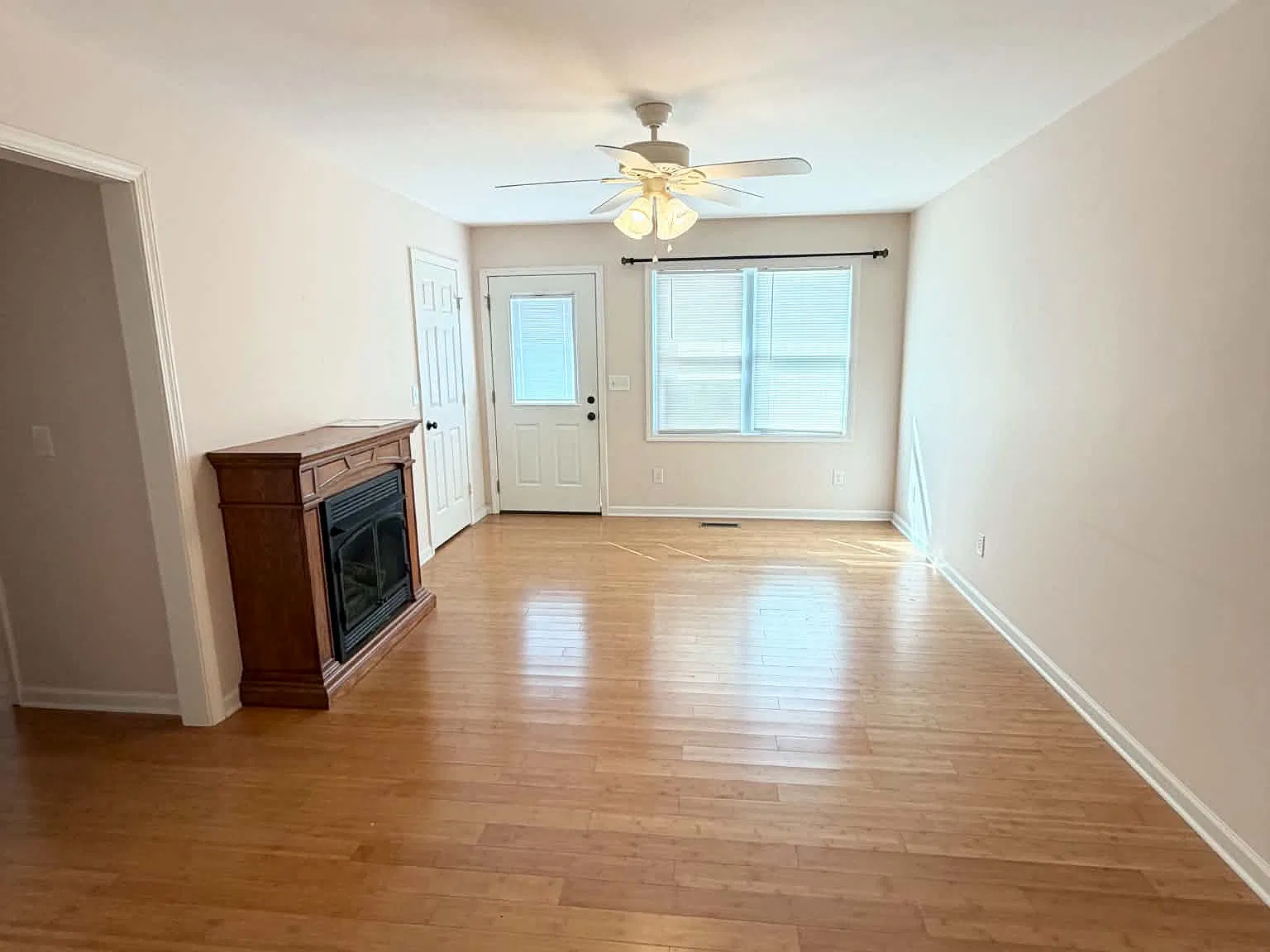 2 bed, 1100 sqft, $1,400 — Photo 4