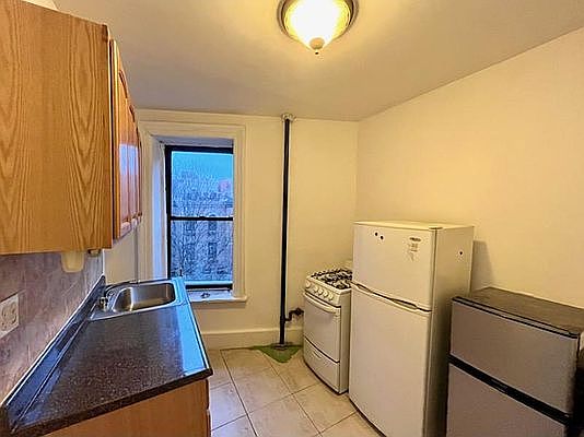 5th image of 100 Hamilton Pl APT 4F