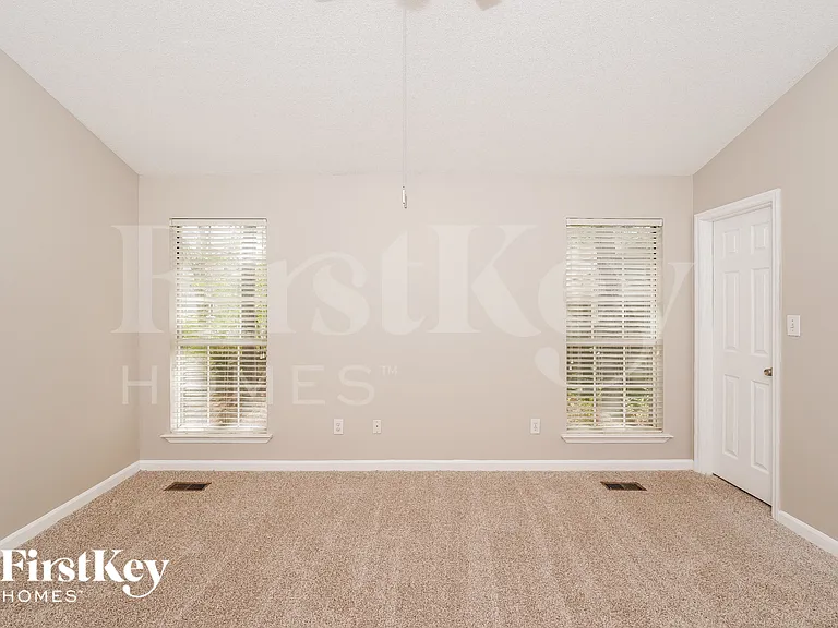 6768 Crossbrook Ln — Photo 10