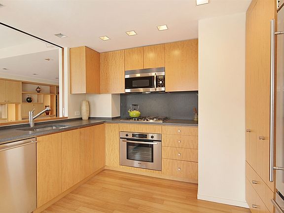 2nd image of 411 E 53rd St APT 19B