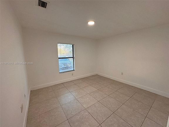 5th image of 605 NW 3rd Ave #A-b