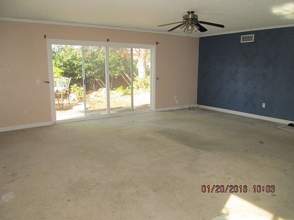 3rd image of 874 Dover Ct