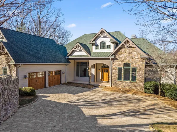 1329 Mountain Summit Rd, Travelers Rest, SC 29690