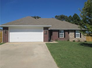 1484 Luke St, Pea Ridge, AR 72751