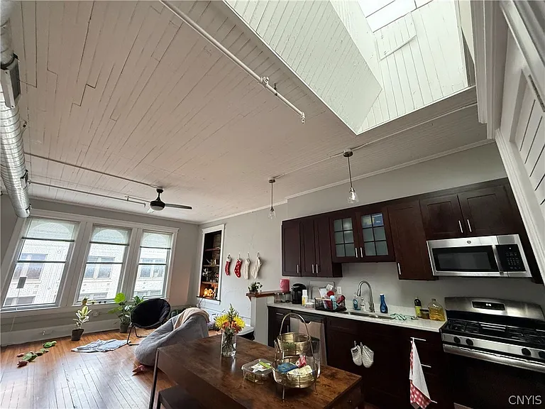 205 E Jefferson St #4A — Photo 10