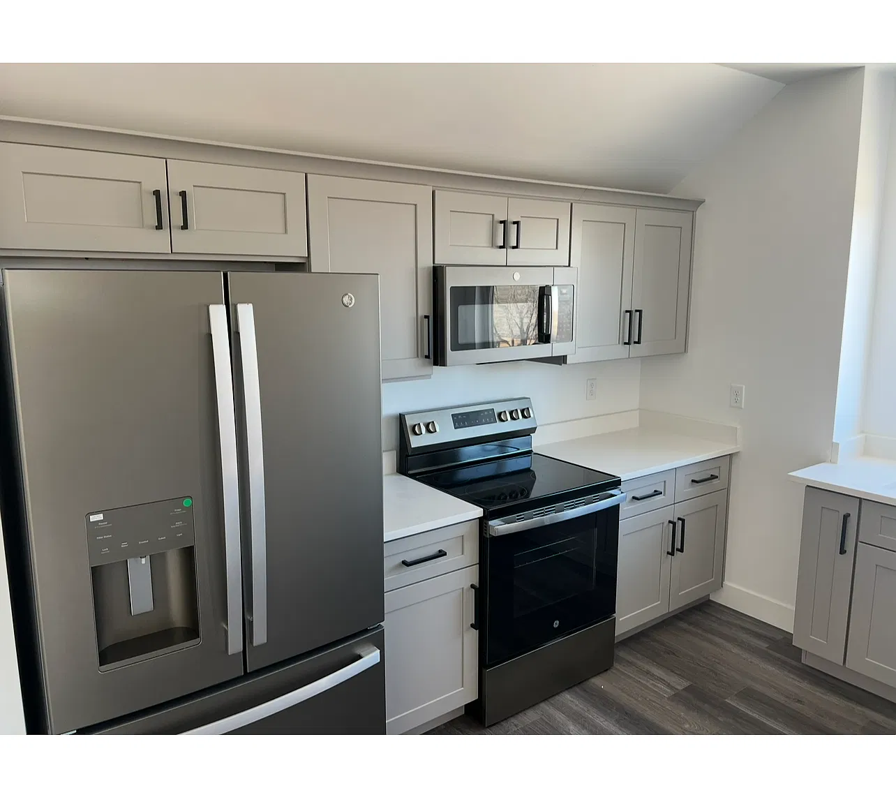 1 bed, 800 sqft, $1,900 — Photo 3