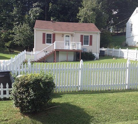 2nd image of 1907 Bernhurst Dr