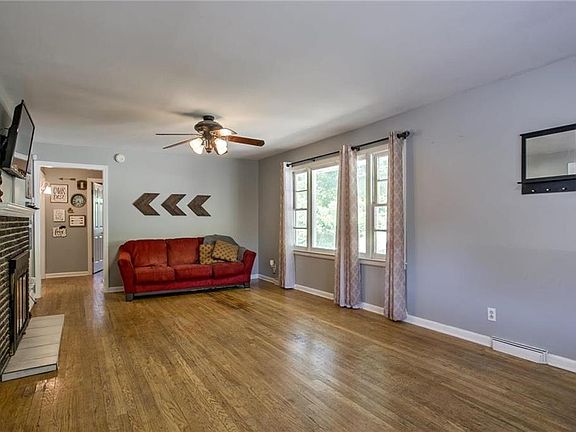 4th image of 12417 Cherry St