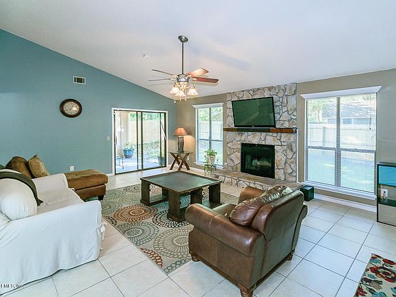 4th image of 7370 Boysenberry Ln N